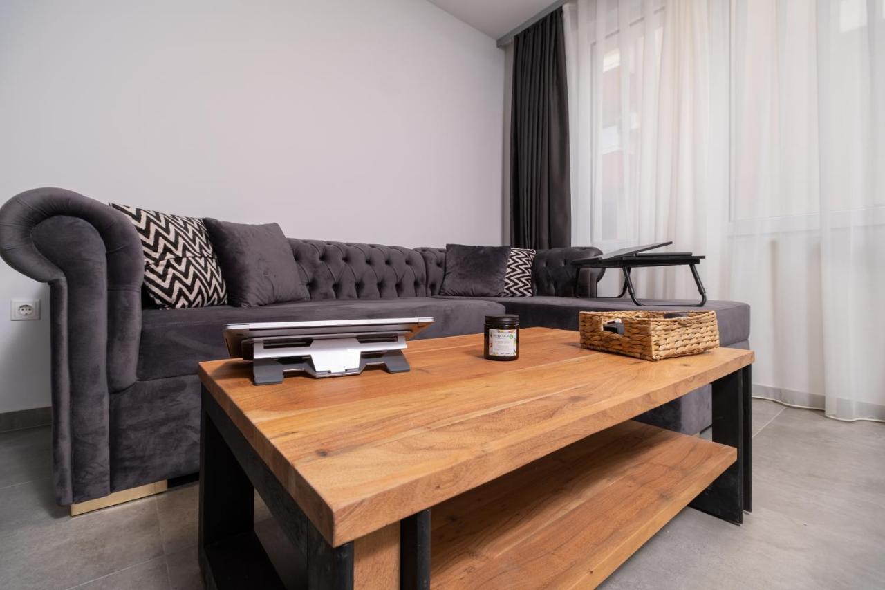Chic 1Br Apartment With Balcony In Plowdiw Exterior foto