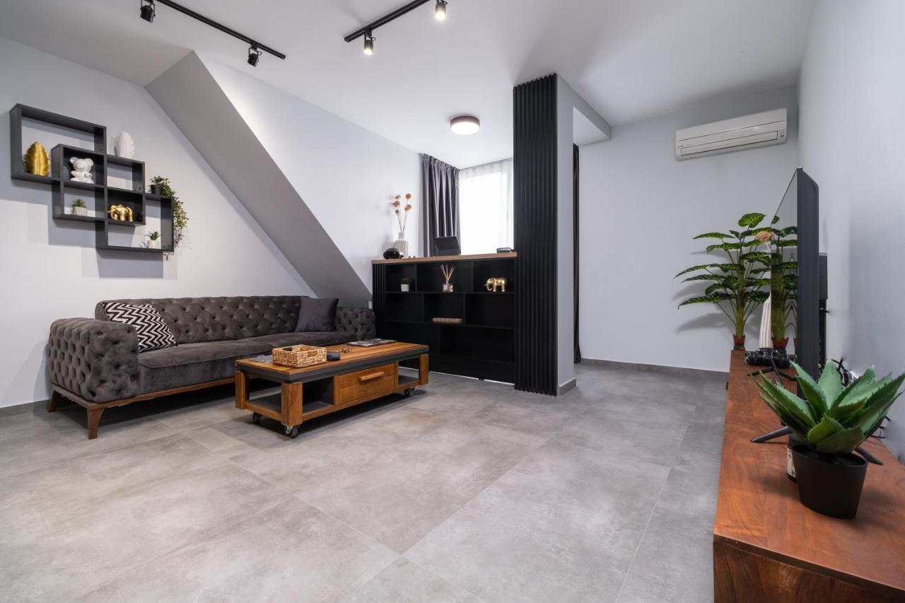 Chic 1Br Apartment With Balcony In Plowdiw Exterior foto